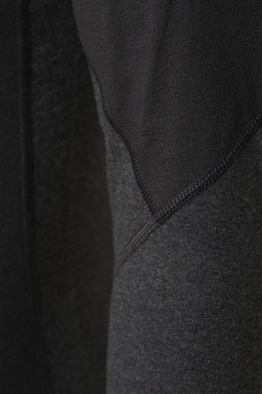 Detailbild Shirt langarm Rundhals von Comazo in der Farbe Anthrazit-Melange aus atmungsaktiven Materialmix