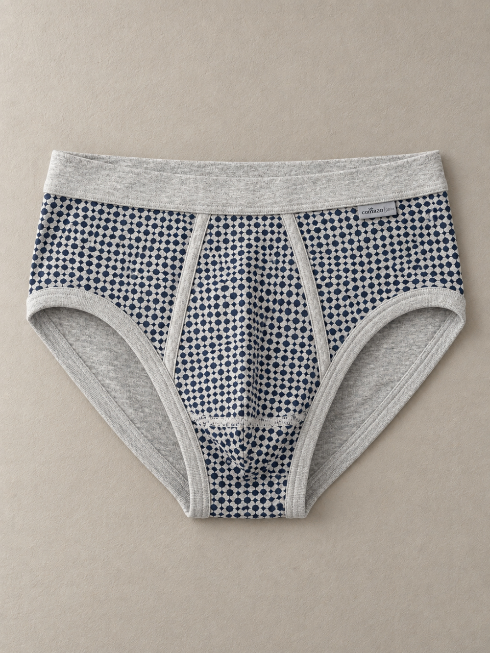 Slip mit Eingriff