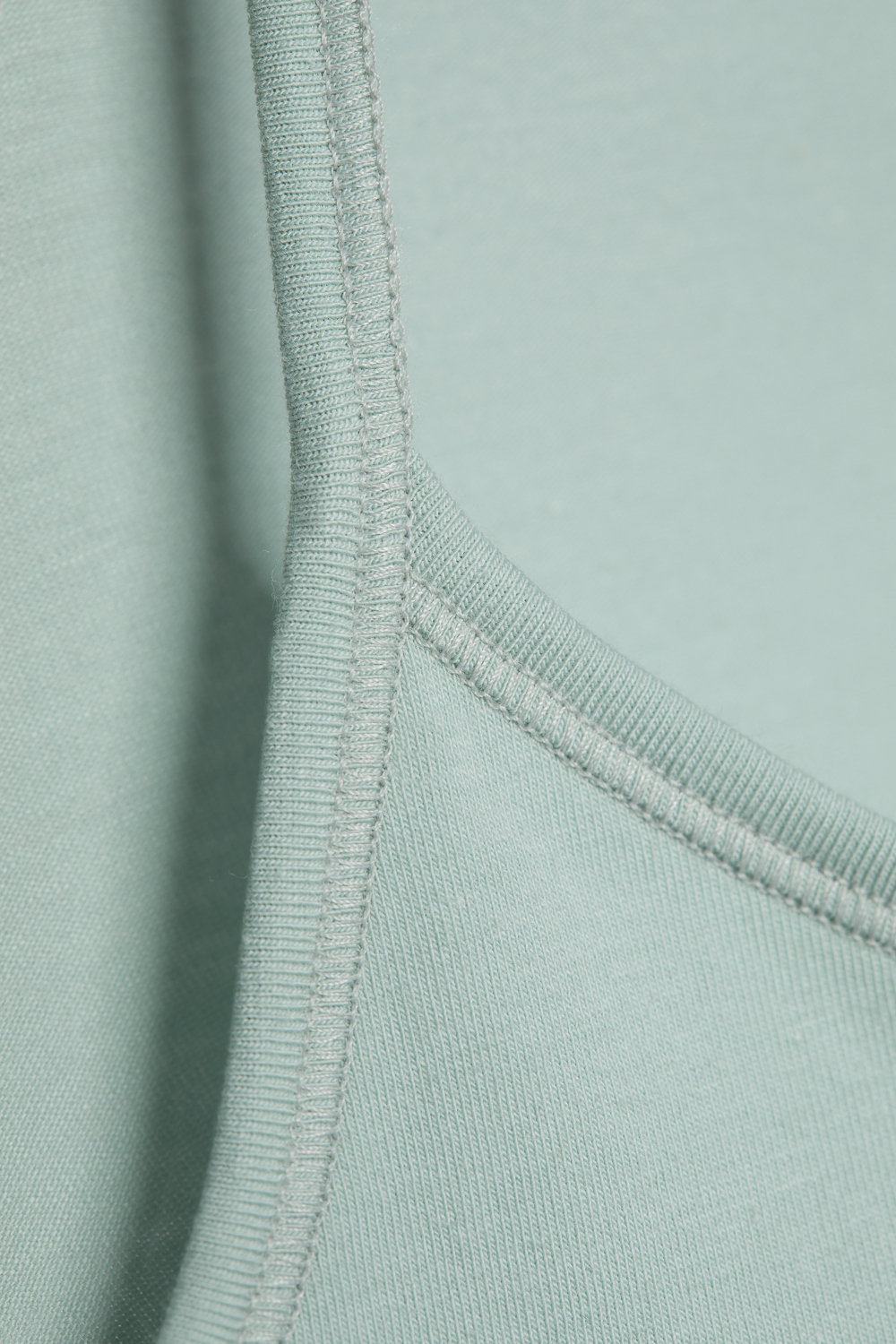 Detailbild Fairtrade Unterhemd Spaghettiträger von Comazo in der Farbe Salbei