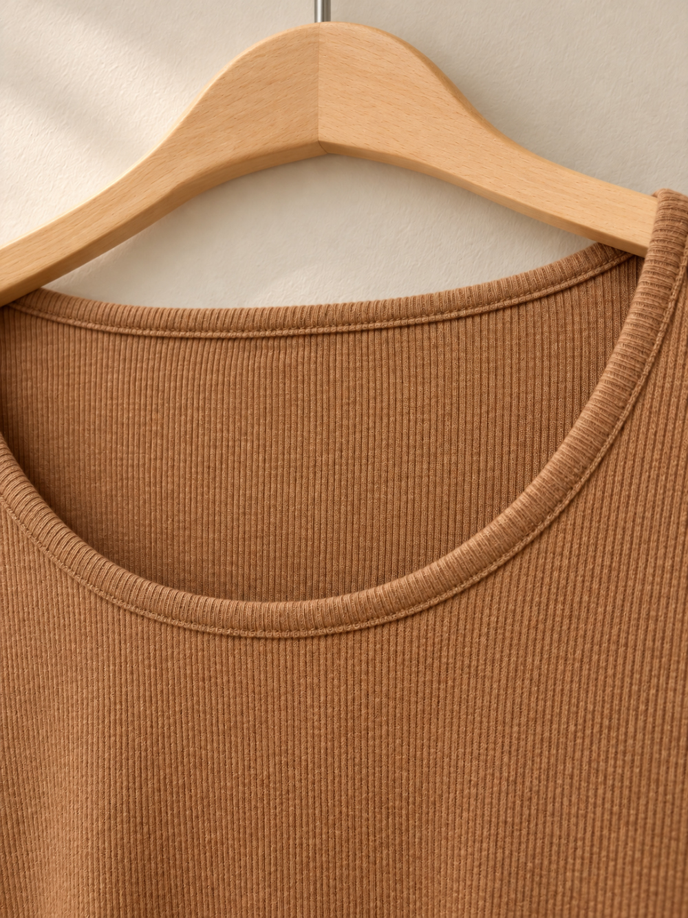 Shirt ohne Arm aus Doppelripp mit Spitze