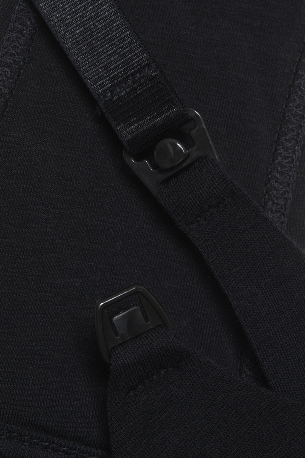 Detailbild Fairtrade Still-BH von Comazo in der Farbe Schwarz ohne Bügel,  mit einhändig bedienbarem Klick-Verschluss