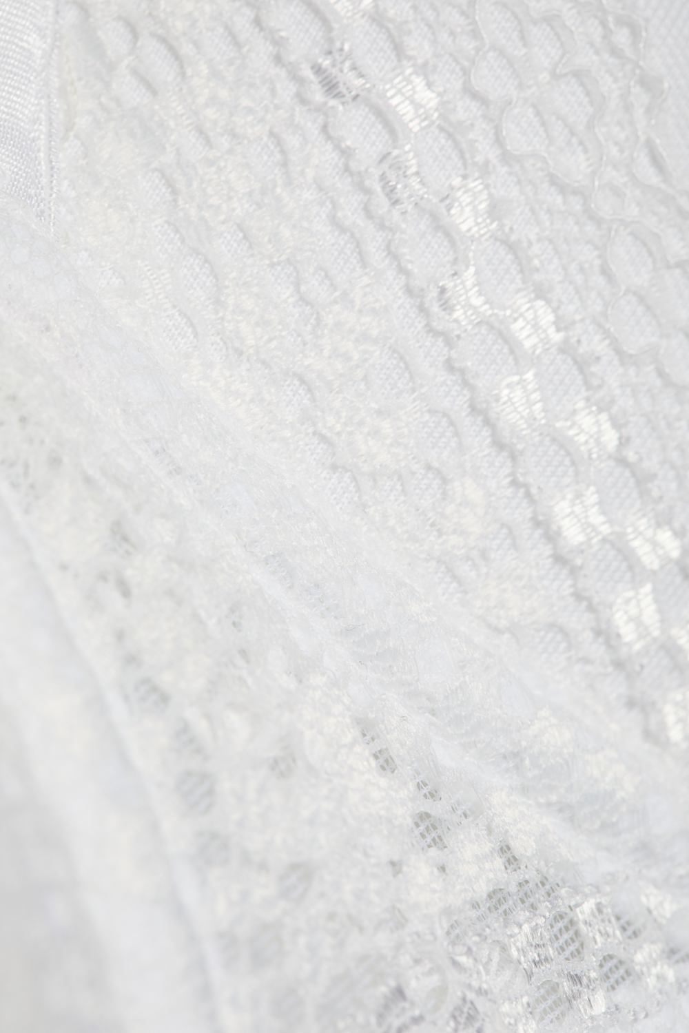 Detailbild Comazo Damen BH mit Spacer Farbe Weiß mit Spitzen-Details