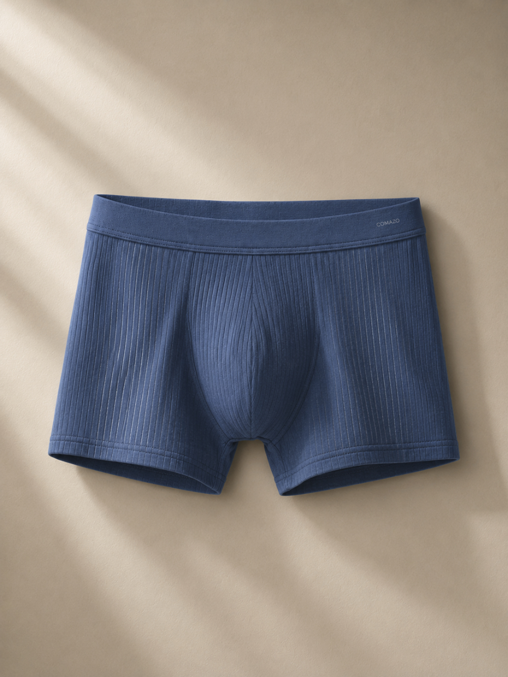 Trunks mit Nadelzug