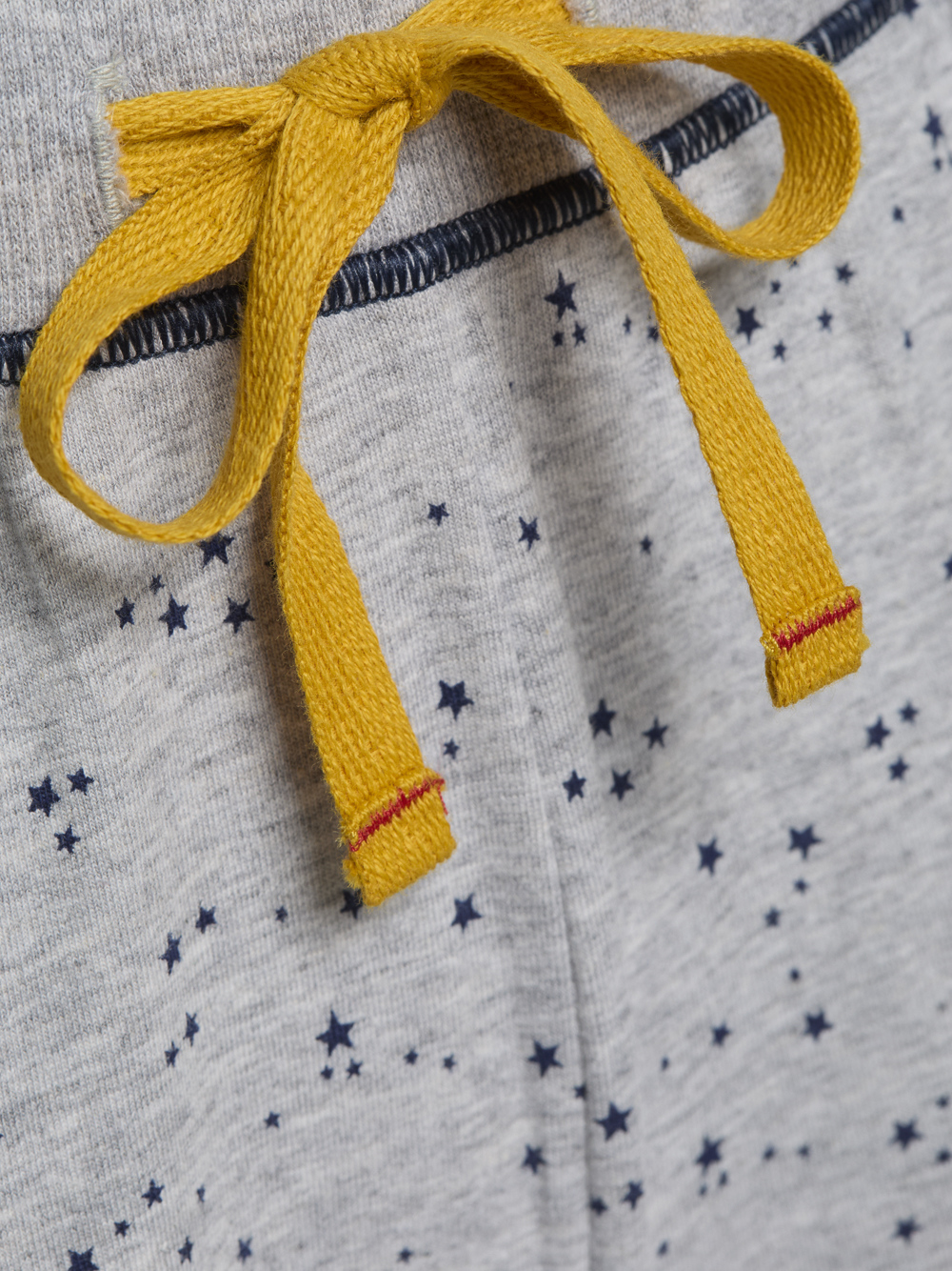 Detailbild Comazo Damen Bündchen-Hose aus Baumwolle in Grau mit Sternen