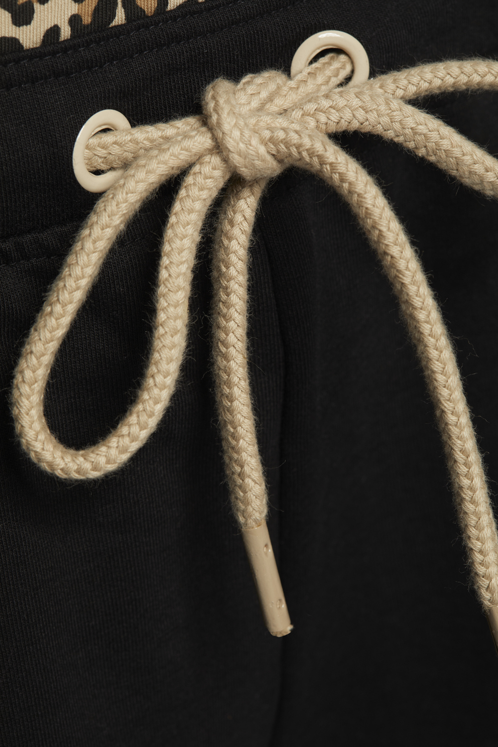 Detailbild Comazo Damen Hose mit eleganter Biese Farbe Schwarz-Sand