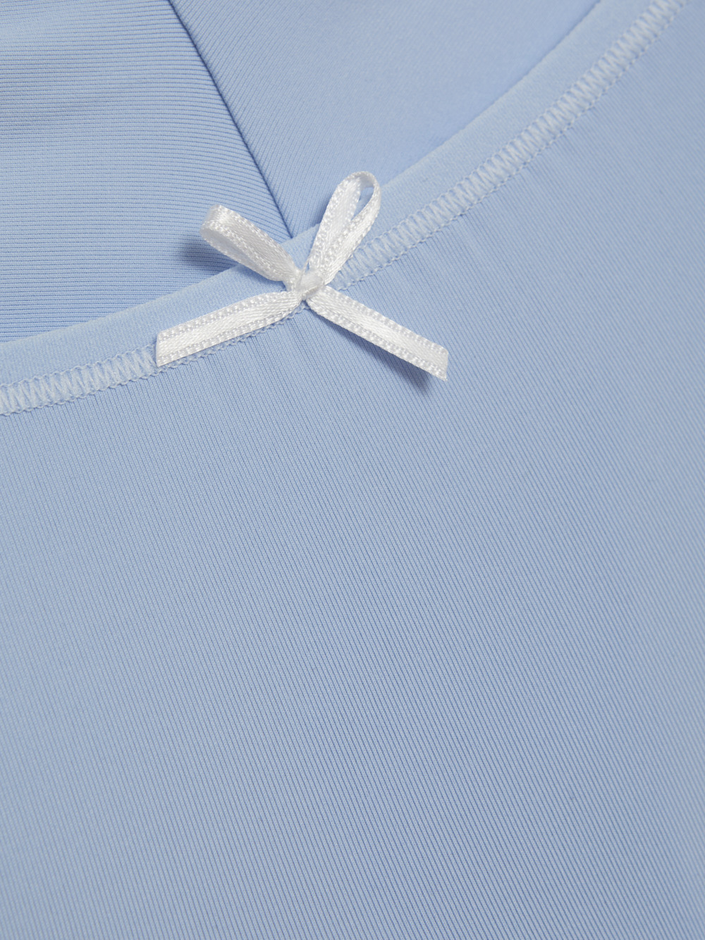 Detailbild Brasil-Slip in der Farbe Bluebell mit Zierschleife