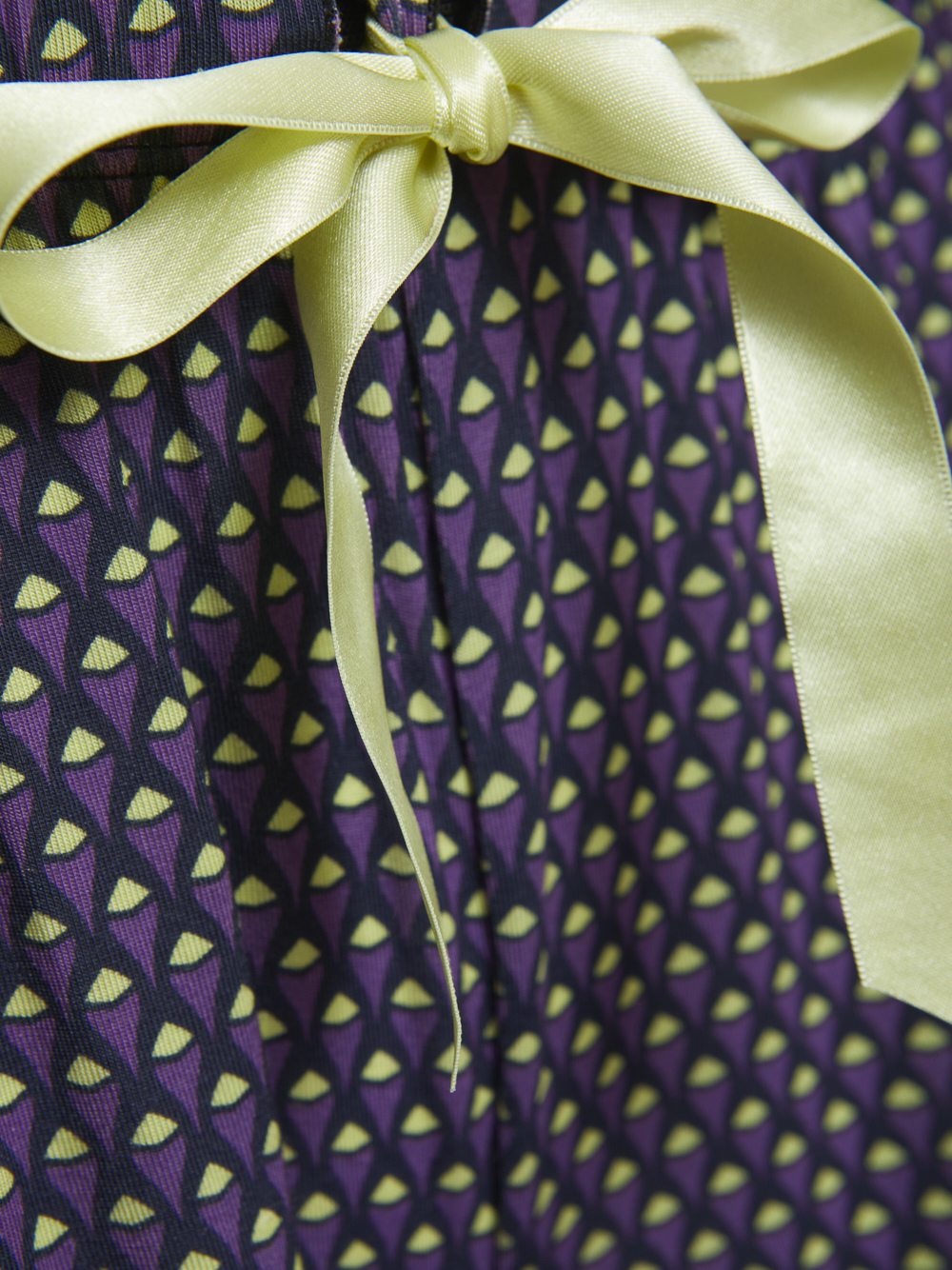 Detailbild Comazo Damen Schlafshorts aus Micromodal Farbe Purple Print