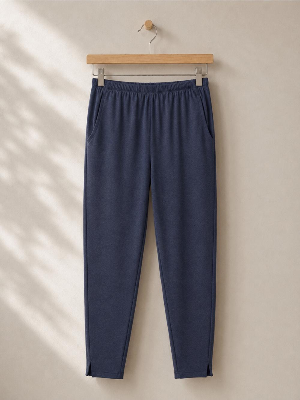 High-waist 7/8 trousers made from a viscose-modal blend