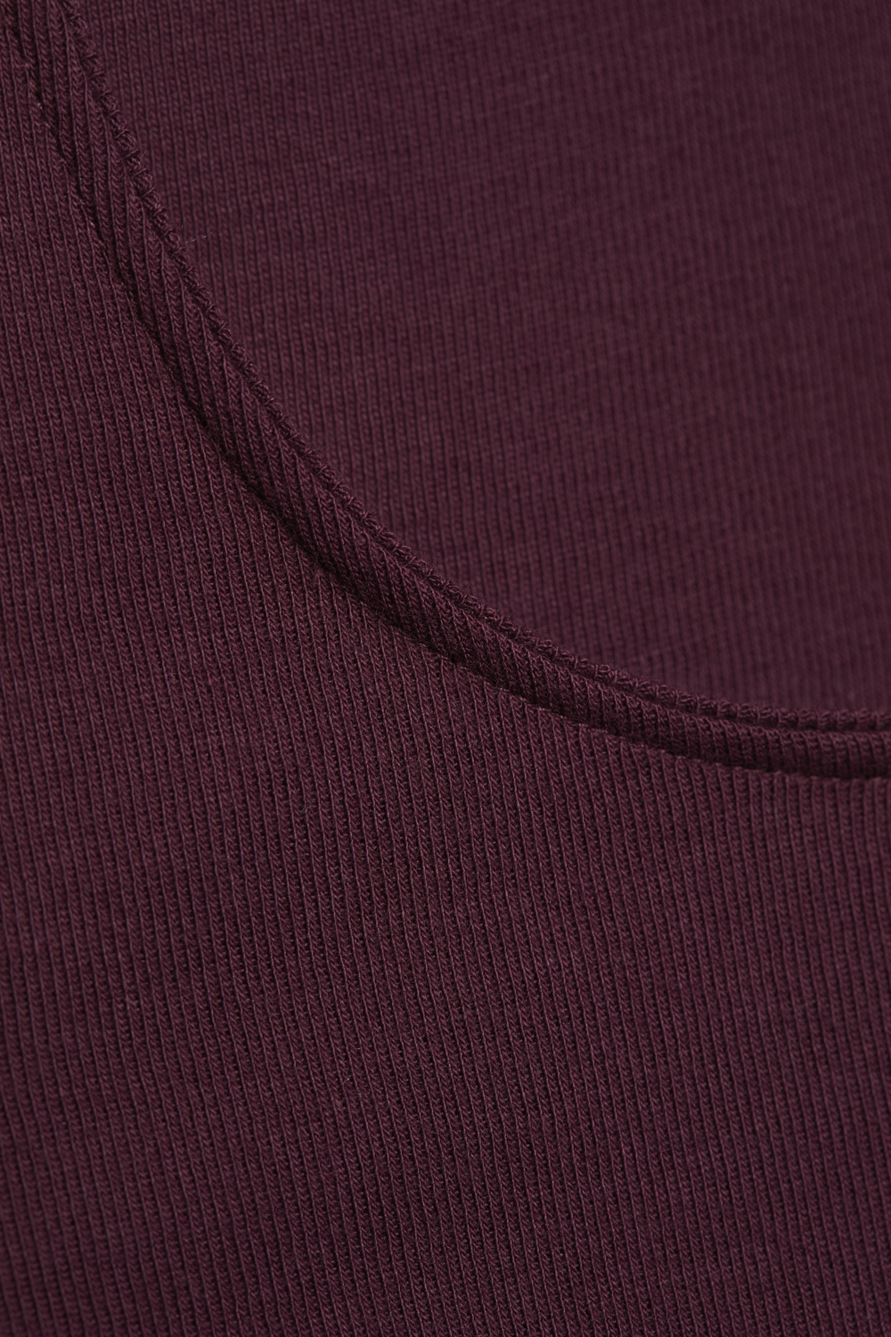 Detailbild Fairtrade Kurzarm Shirt von Comazo in der Farbe Burgund aus 100% Baumwolle in Feinripp-Qualität
