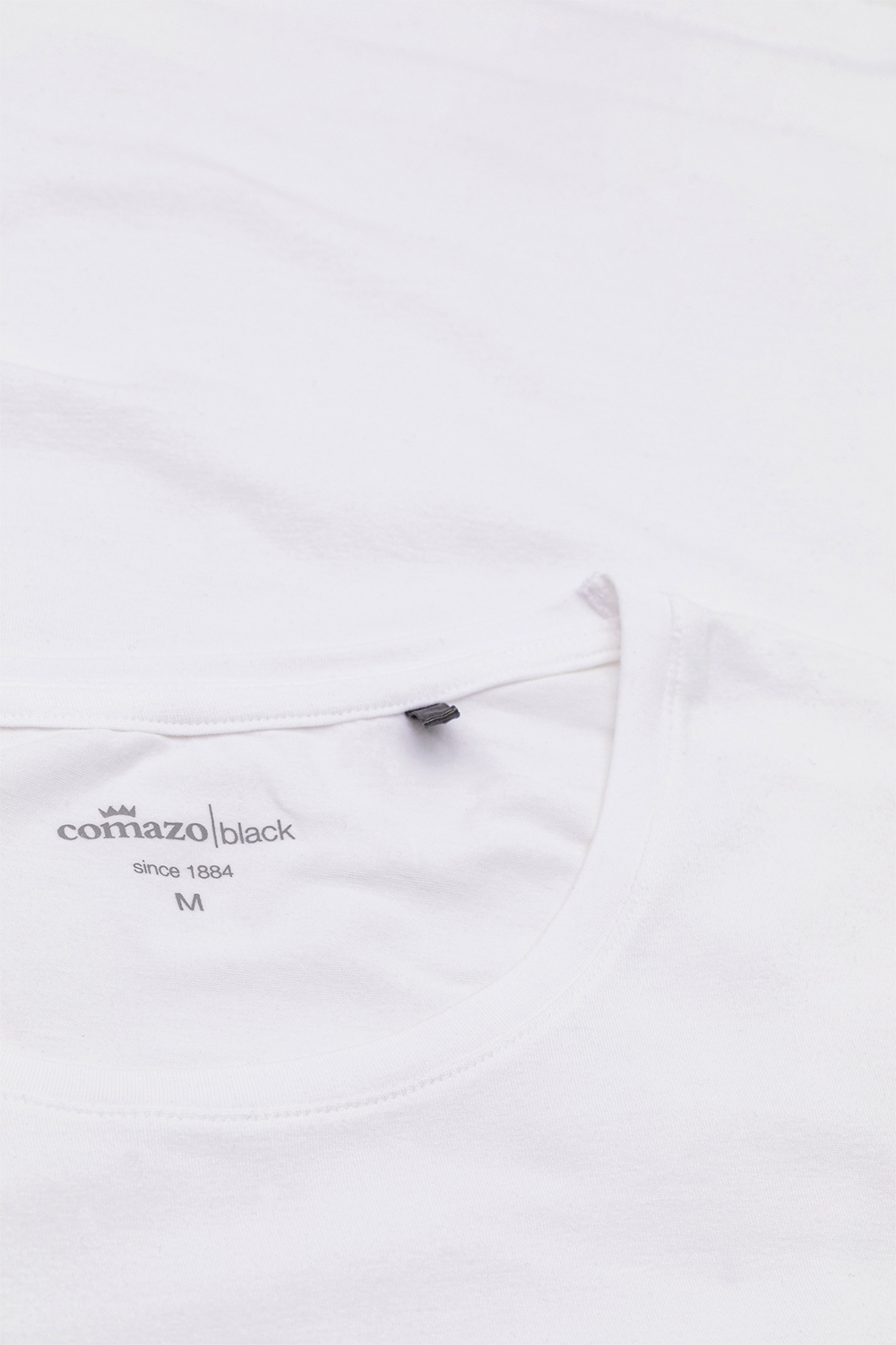 Detailbild Basic Shirt langarm von Comazo in der Farbe Weiß mit Rundhalsausschnitt