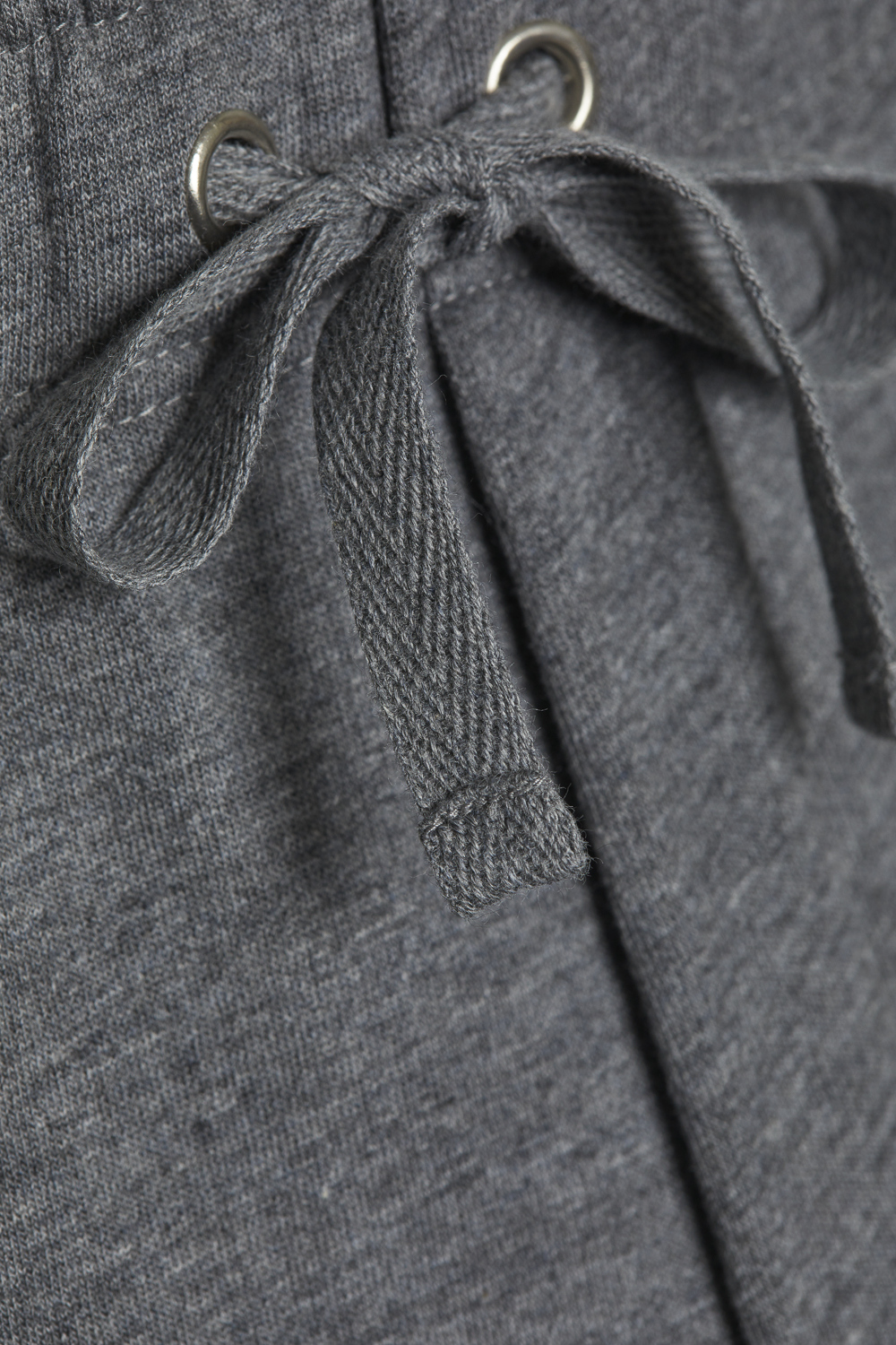 Detailbild Hose lang mit Bündchen von Comazo in der Farbe Grau-Melange mit Kordelzug und seitlichen Eingriffstaschen