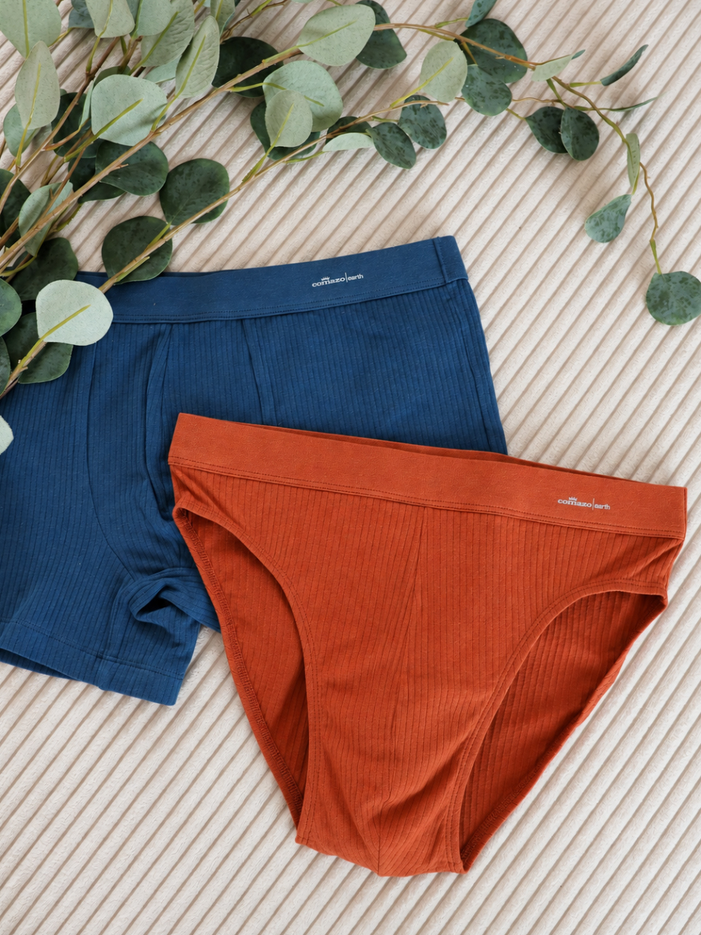 Fairtrade brief with drop-needle