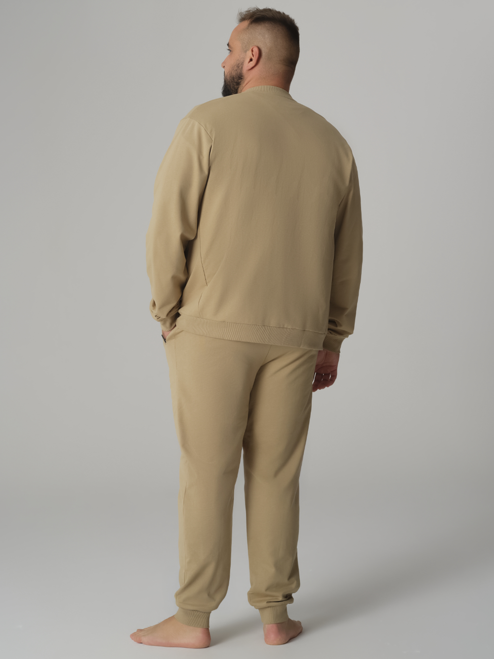 Rückansicht: Mann trägt Comazo Herren Hose lang Farbe Bast