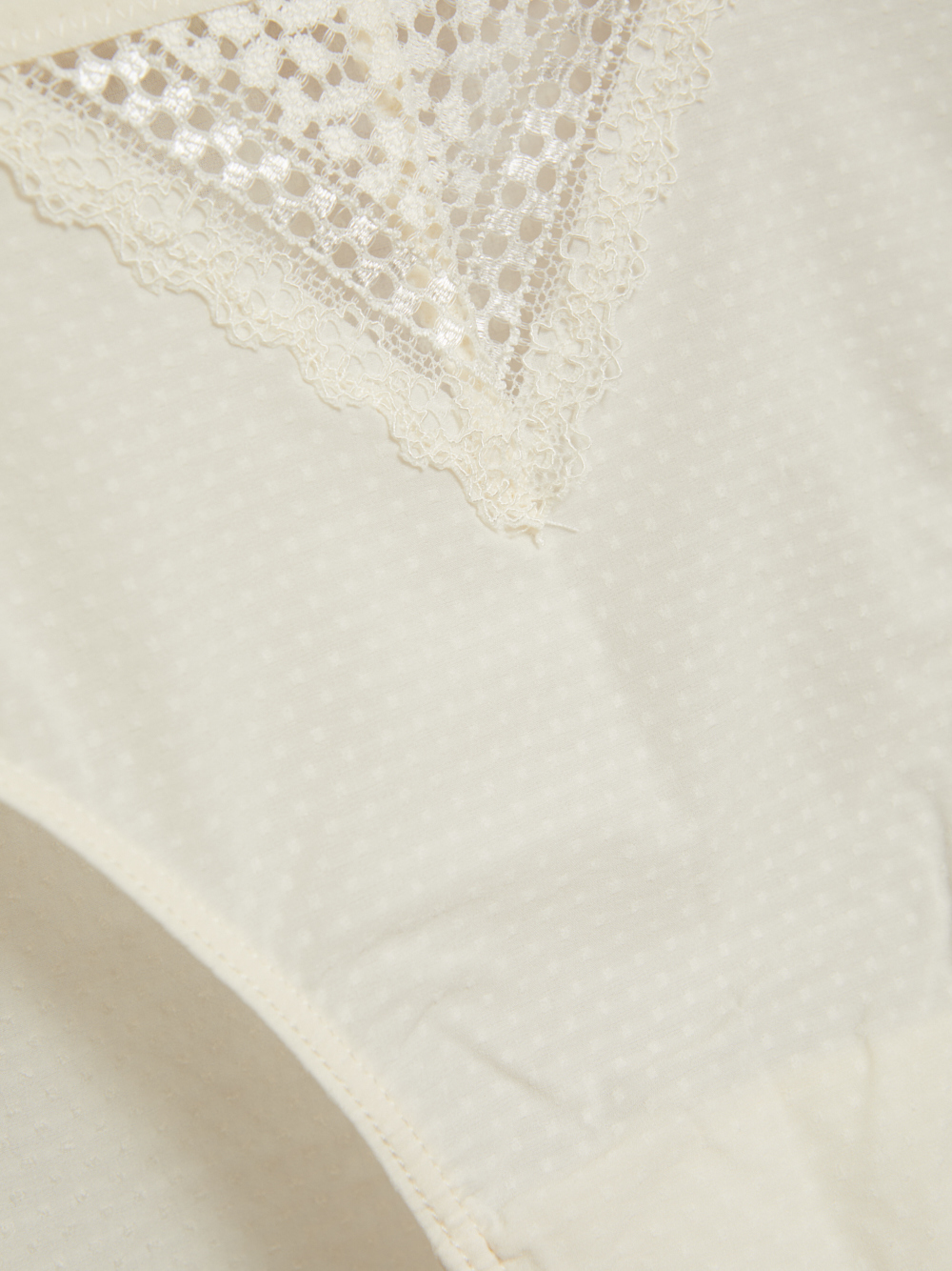 Produktbild Vorderseite Jazz-Pants von Comazo in der Farbe Ecru mit schönen Spitzen-Details