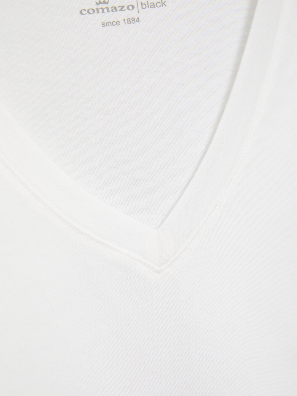 Detailbild Comazo Herren Basic Shirt kurzarm V-Hals Ausschnitt Farbe Weiß aus Baumwolle