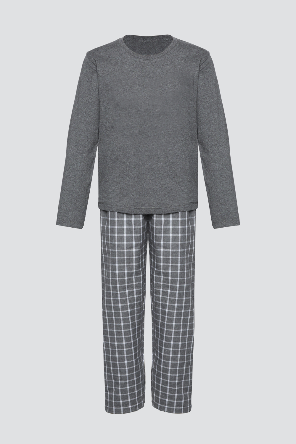 Produktbild Vorderansicht langes Schlafanzugset von Comazo bestehend aus langarm Shirt in der Farbe Grau und Hose in der Farbe Grau kariert aus 100% Baumwolle