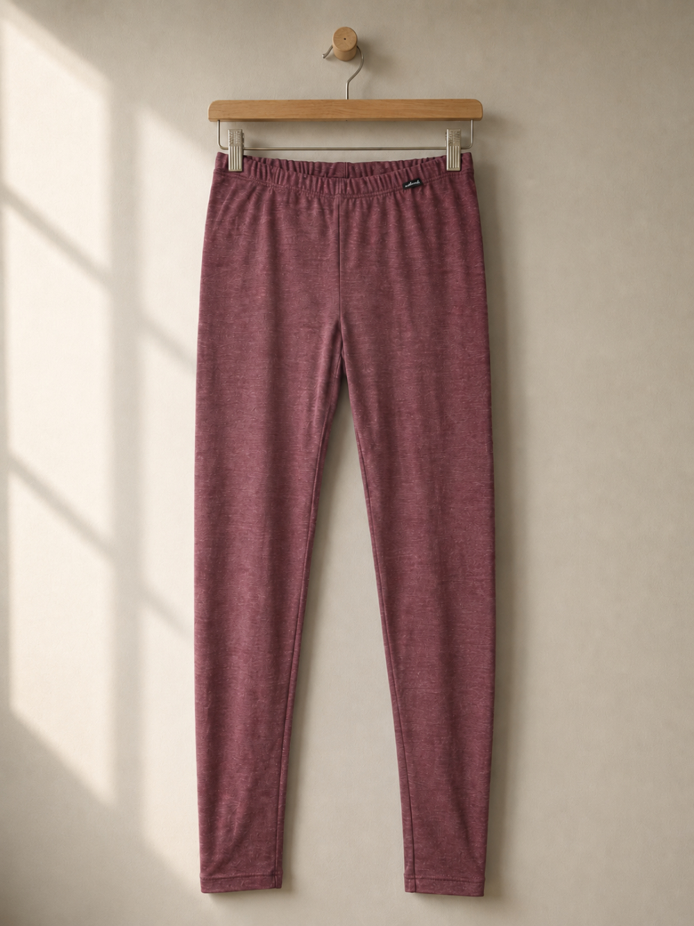 Vorderansicht Wolle-Seide Leggings von Comazo in der Farbe Kastanie, Wolle aus garantiert schonender Schermethode