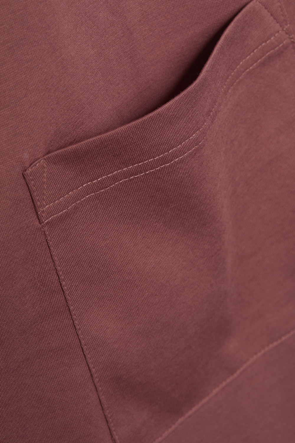 Detailbild Schlafshirt von Comazo in der Farbe Old Rose aus 100% merzerisierter Baumwolle mit Rundhalsausschnitt & Brusttasche