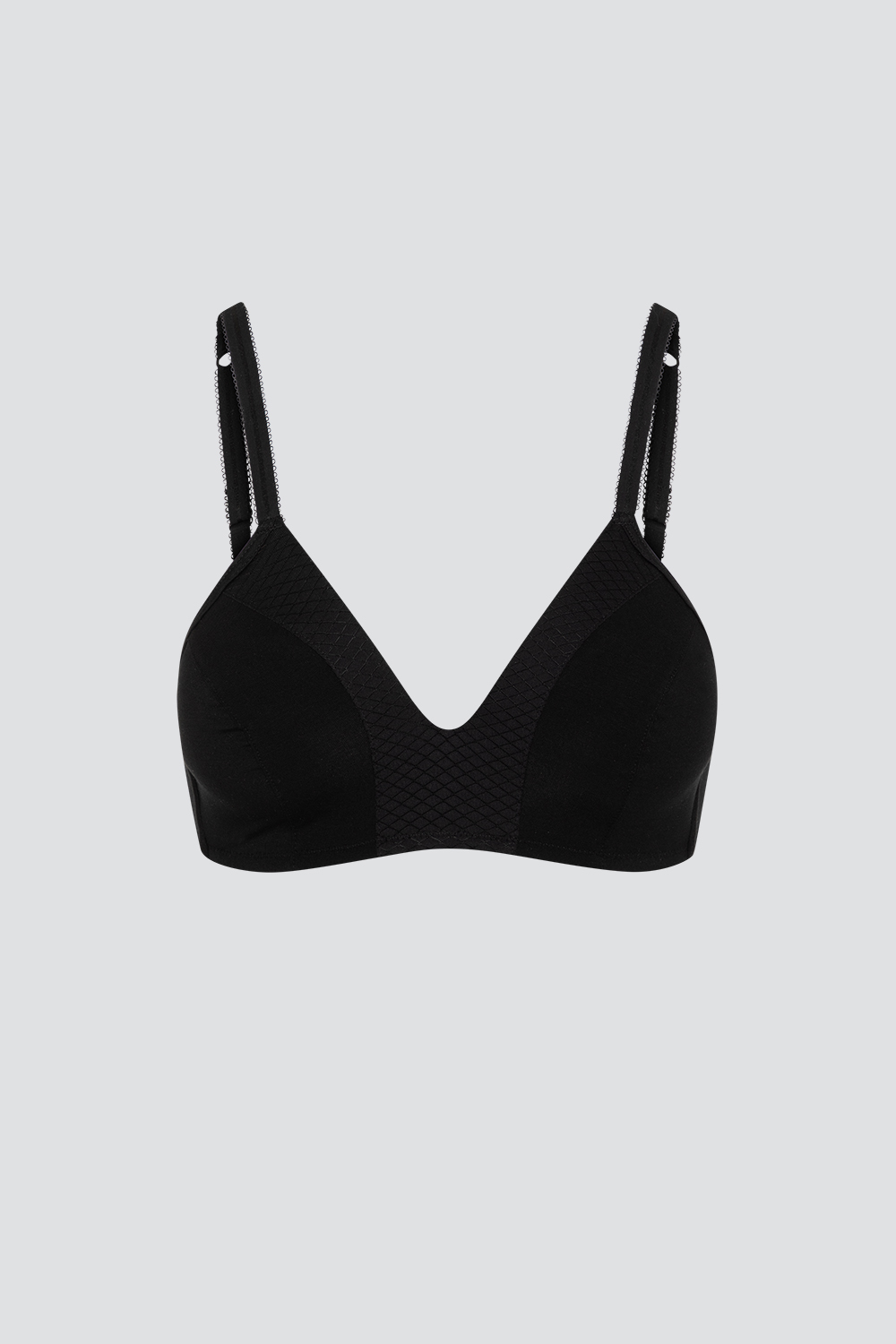 Produktbild Vorderansicht BH mit Spacer von Comazo in der  Farbe Schwarz aus MicroModal® und Jaquard-Spitze ohne Bügel