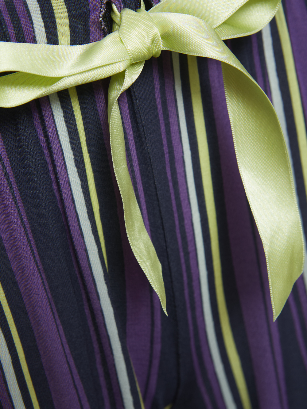 Detailbild Comazo Damen Lange Hose aus Micromodal Farbe Purple Stripe