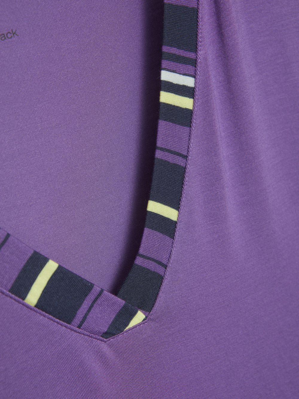 Detailbild Comazo Damen Shirt 1/4 Arm aus Mircromodal mit V-Ausschnitt Farbe Purple