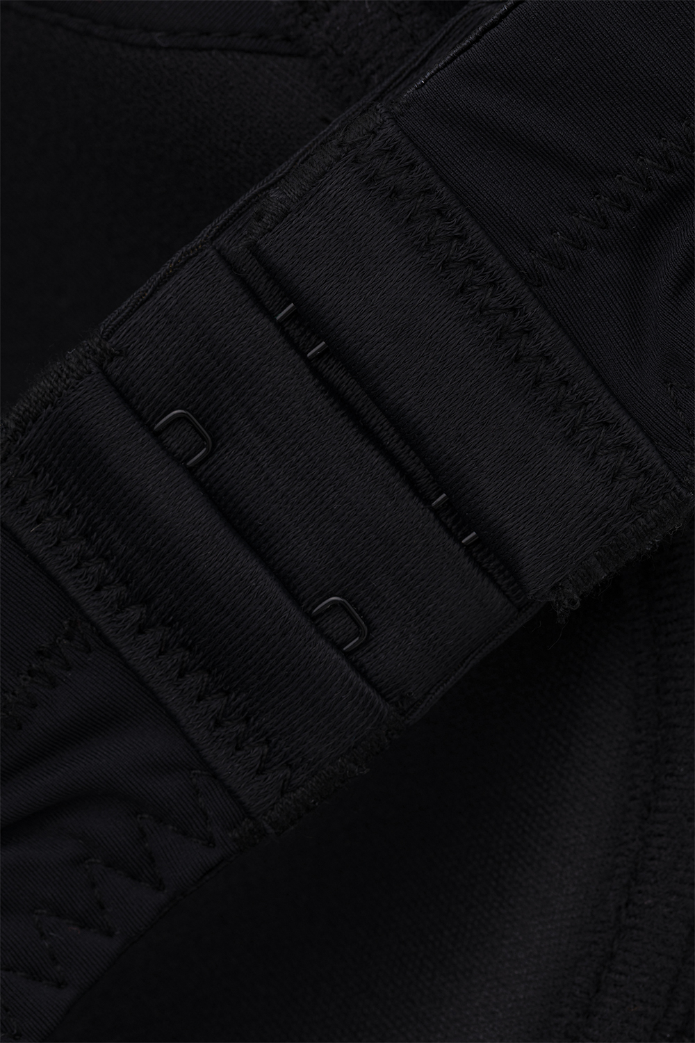 Close-up image: Comazo women's bandeau bra, color black