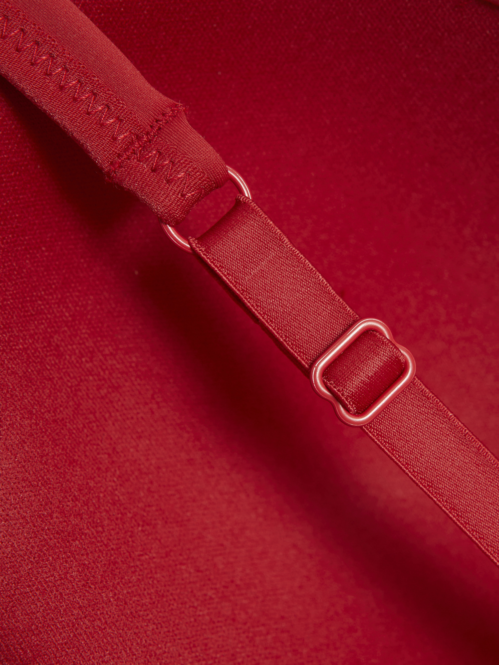 Detailbild Comazo Damen Triangel-BH Farbe Cherry mit Spitzen-Details